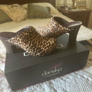 Dansko Leopard Clogs size 36 Very Good Condition.